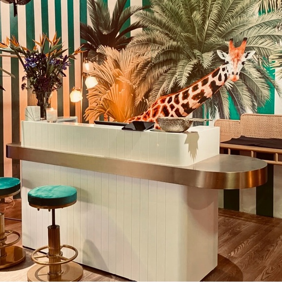 Meet your Posher, Alex - Picture 5 of 10